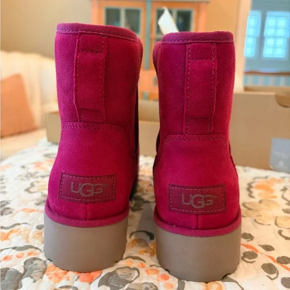 UGG TREADLITE KRISTIN FUSHIA Suede Water Resistant Shearling Boots 6.5 NIB - Picture 4 of 10
